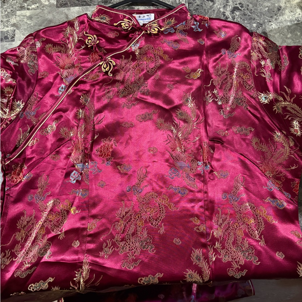 Elegant Red Satin kimono , NWOT